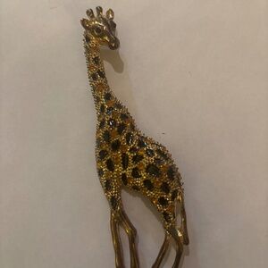 Vintage gold tone, giraffe brooch/pin